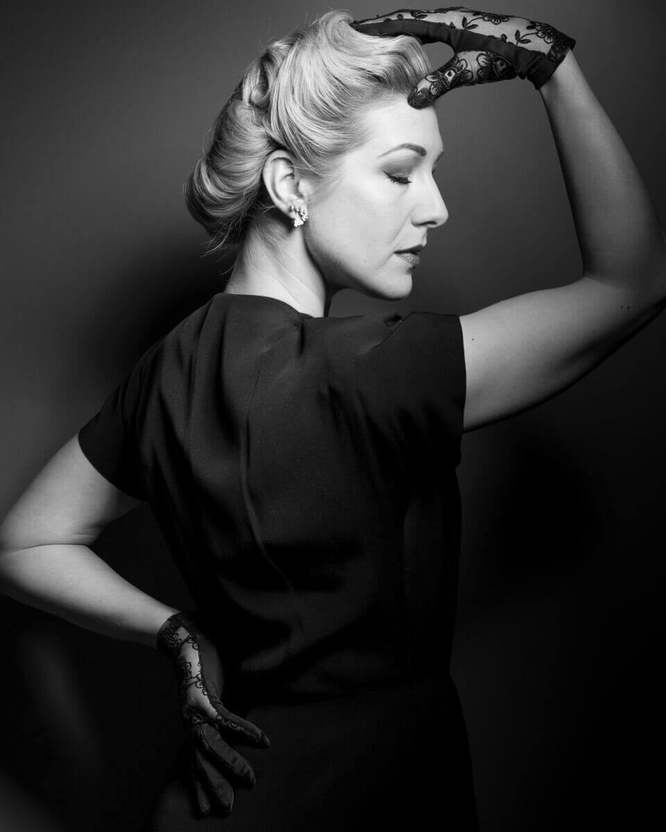 Pin Up Curl - Vintage hair styling, accessories & corsages