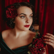Vintage style handmade hair accessories by Pin Up Curl