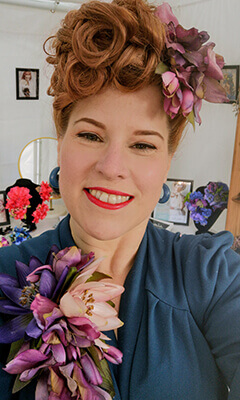 About Sarah of Pin Up Curl