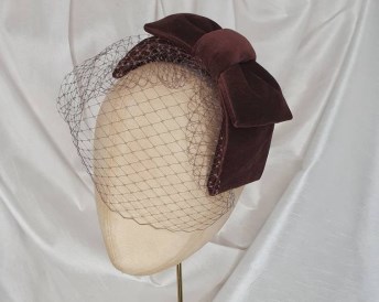 Chocolate brown hair bow/hair bow with veil/Fascinator/Cocktail hat/Vintage style hat/Velvet hair bow/Hat with veil/Handmade/chocolate hair bow